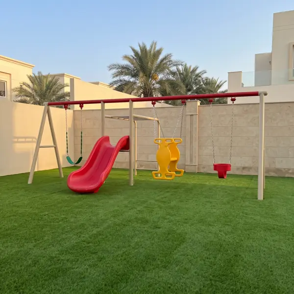 طقم مراجيح مع زحليقة ونطاط — مراجيح للحدائق في الإمارات