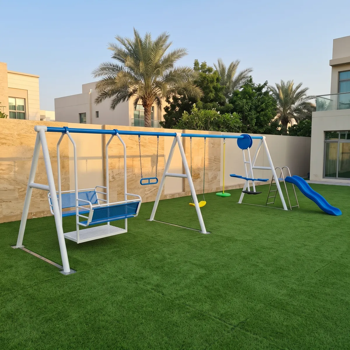 طقم مراجيح كبير مع مرجيحة عائلية وزحليقة